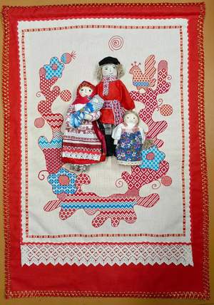 "Семья" (вышивка Орловский спис, текстильная кукла)